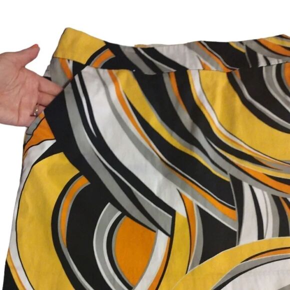 Loudmouth Discontinued Yellow Swirls Gone Wild Mini Golf Skort Size 8 - Picture 3 of 14